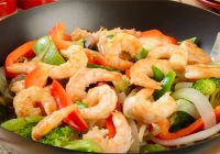 Cách làm món tôm xào thập cẩm thơm ngon hấp dẫn